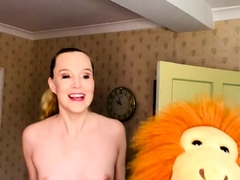 Cumshot amateur MILF suck and jerks dude in the bedroom
