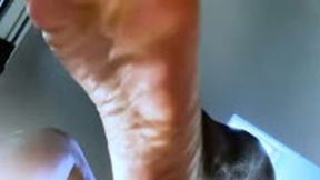 Sexy Giantess finds Teenie Creeping around on her Floor POV 1080