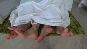 Interlocking our fingers 6 feet FFn