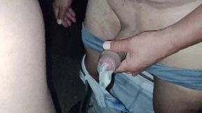 dogging - esposa transa com estranhos em publico e corno observa enquanto filma