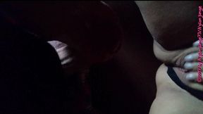fummeln an der geilen milf