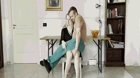 Look at my sexy strong legs AVI