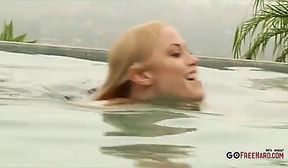 Sex underwater with Ash Hollywood