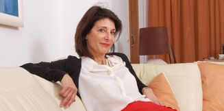French hairy housewife masturbating on the couch