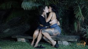Intense kisses with a brunette in the garden! (FULL VIDEO)