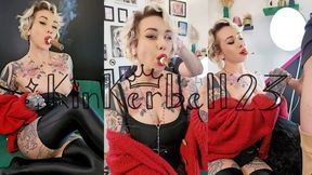 Head shave with a cigar soon turns naughty giving my hairdresser the best smokey BJ! - Kinkerbell23