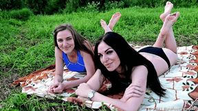 Beach big feet show from Kristina and Valentina (Part 5 of 6) #20210720