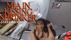 Mia in Kissing Shrinker HD Version CL