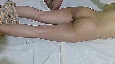 Real little stepsister & big stepbrother hardcore indian sex Soteli Bahan ko Ghodi Bna Liya Sardi Me Full hindi audio full HD