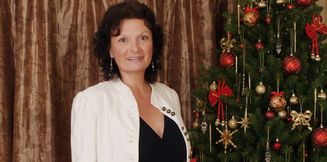 Naughty mature masturbator is getting ready for the holidays