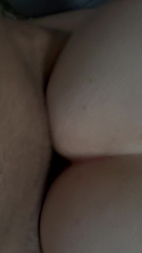 Throwing my big ass back on my tinder dates cock met on tinder 10 minutes later I&#039;m bending over
