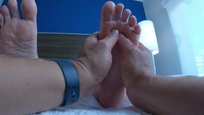 Goddess of Feet - Phoenix Stacy's Foot Massage Delight with Russell Bell