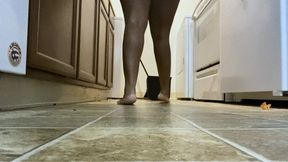 Tiny Human vs Giantess Broom 4K