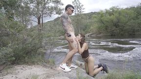 folle a mi novia, a la vista del publico en las montanas