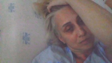 Estou esperando o meu médico de madrugada com a buceta bem molhada Stella Still Completo