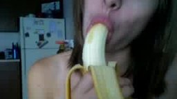 Playing with a banana... ^^