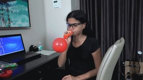Yesenia Tests a New Balloon Inflation Aid (MP4 - 1080p)