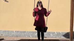 LANA NOCCIOLI in PUBLIC - Wiggling my PINK SOLES in a PUBLIC PARK