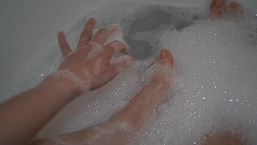 Hidiheaventoosh - Soapy Toes