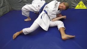 Headlock escape challange in judo gi Antscha vs Zsuzsa