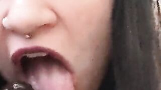 Blowing big black cock