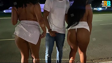 Realizador Baiano em SÃO PAULO , putaria e diversão na limusine indo para casa de swing. Com casais exibindo putinha submissa, hotwife e amiga. amador orgia com brasileiras