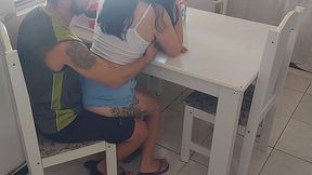 a enteada queria algo a mas no cafe da manha, entao dei a ela linguica calabresa