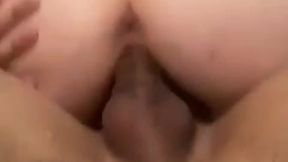 rica y profunda montada se da esta jovencita, despues de chatear con un suscriptor.