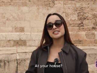 Tourist guide SCREWS a customer and make him cum TWICE!!
