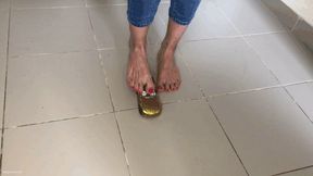 BAREFOOT TOY CAR CRUSH ANGRY KIRA - MP4 HD