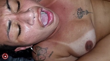 Adoro um rodízio de pinto. Gang Bang delicioso. Minha buceta provou todos até ficar toda molhada e gozar de tanto tesāo. Já quero outro com mais homens