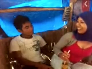 Nasty Malaysian girl gives blowjob to her sexy BF in a hut