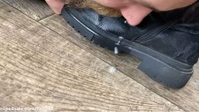 Heavy knee boots licking, spitting and facebusting