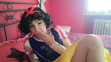 ChantalChannel as burping hot Snowhite disney princess