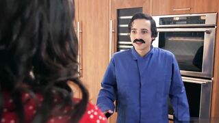 Squirting Housewife Luna Model Lures Young Plumber To Sex