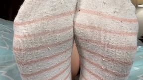 Sweaty Socks and The Naughty Foot Slave's Punishment - Goddess Alya torments in this sexy foot slave training clip featuring tease and denial, edging, feet JOI, chastity encouragement, humiliation, and more