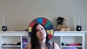 Curvy Model Teases the Masses!