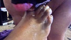 shrinking fetish - You are a Teenie Cuck watching as a slave Sucks on the Feet of your Hot Giantess Wife POV, female domination, foot domination  1080