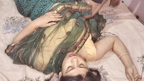 Tight Pussy Desi Bhabhi in Saree Fucked Hard by Devar in Hindi Audio