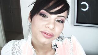 Bailey (aka Nadia Synn, Nadia Sin) Returns For a Facial