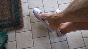 Crossdressing with female ballerina shoes (avi)