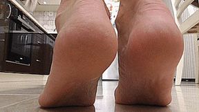 Wrinkled feet and cracked heels! MP4