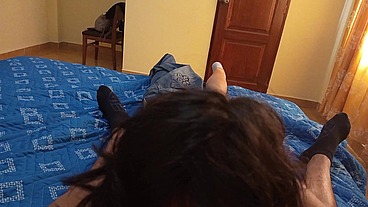 Chica nueva de la iglesia cumplio 18 años y la puse a mamar verga, esta aprendiendo bien, su novio no sabe