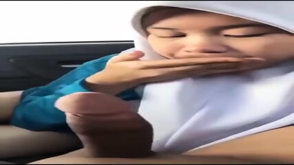 Hijab polos di suruh sepong batang nurut aja