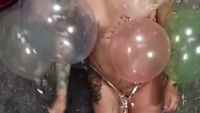 play with cristall hellium balloons