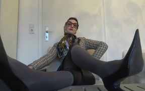 Strict cheese foot breeding for the stocking lover!