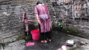 I see aunty taking a bath naked in the washroom I hugged her and started fucking her in the ass