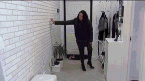 Coming home after a dancing performance my leg is so sore I need crutches again a