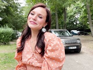 DEFONCE ANAL BAREBACK pour Clémence AUDIARD en camping car !