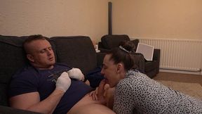 stepsis gives stepbro a helping hand mouth and pussy full